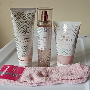 Pure Wonder Bath and Body Set with Cozy Socks